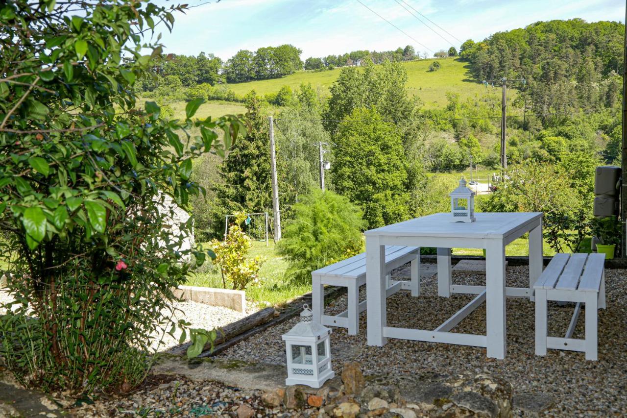 Domaine Du Bourg Salon Exterior foto